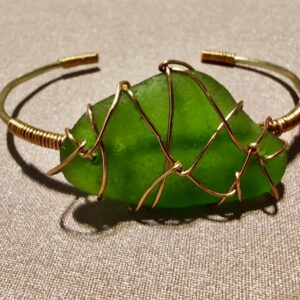 Emerald Green Seaglass Gold Bracelet